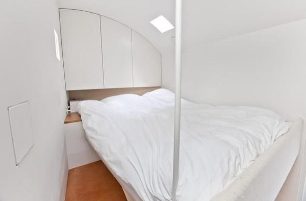 1411014238 tiny house for sale in london 0006 Tham quan thiết kế căn hộ nhỏ 17 mét vuông, giá hơn... 9 tỉ đồng