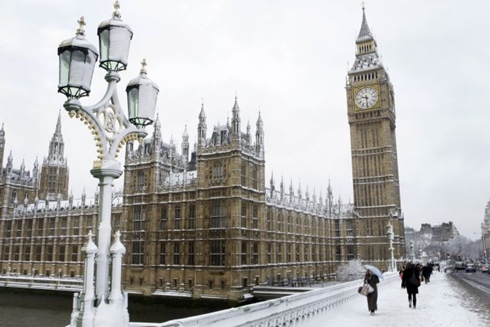 uk snow 490 1367501736 500x0 Nền kinh tế Anh đang trong tình trạng dễ suy thoái vì tuyết rơi dày