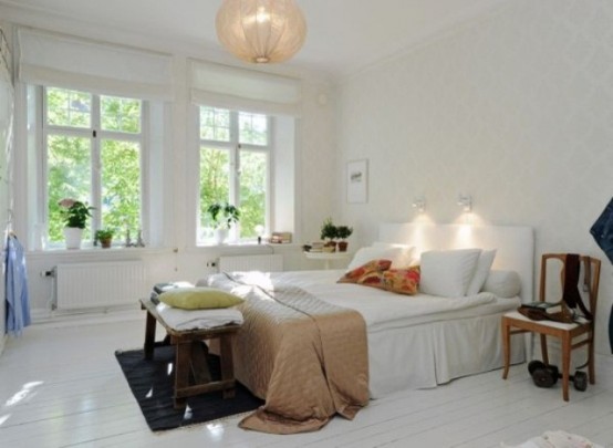 cozy scandinavian bedrooms 6 554x405 Cùng nhìn qua bộ thiết kế phòng ngủ phong Scandinavia đầy quyến rũ