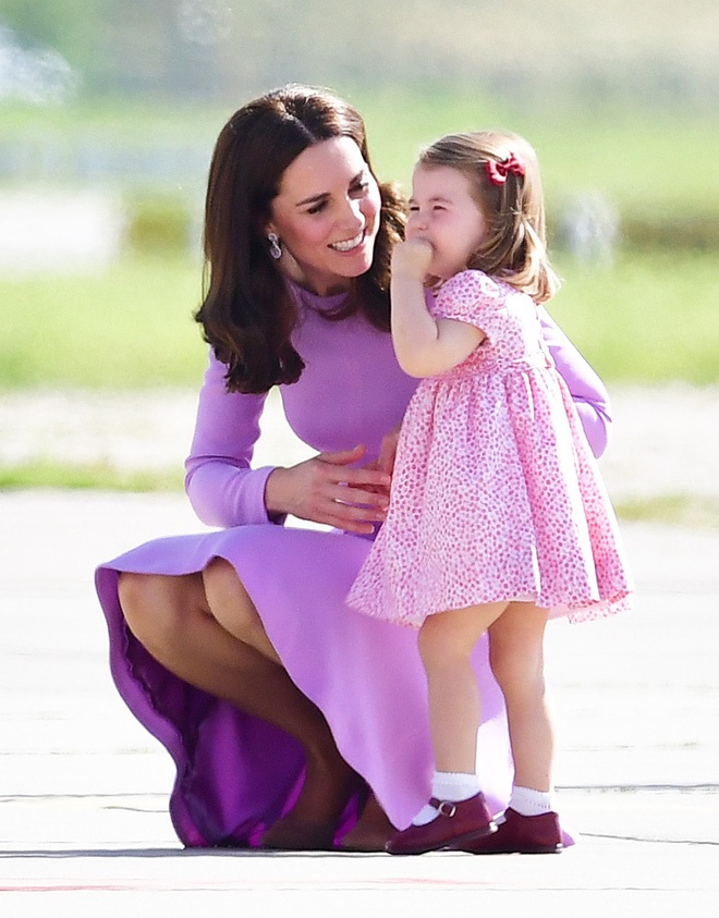 Cách mà công nương Kate Middleton khéo léo xử lí cơn ăn vạ của con cach cong nuong kate middleton kheo leo xu li con an va cua con2 Cách mà công nương Kate Middleton khéo léo xử lí cơn ăn vạ của con