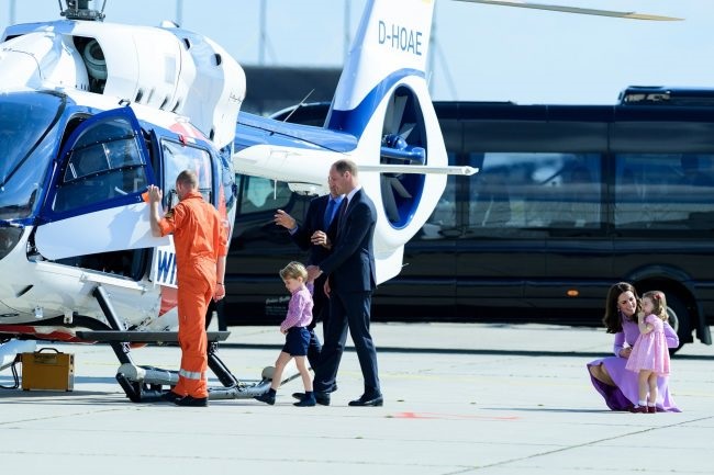 Cách mà công nương Kate Middleton khéo léo xử lí cơn ăn vạ của con cach cong nuong kate middleton kheo leo xu li con an va cua con4 Cách mà công nương Kate Middleton khéo léo xử lí cơn ăn vạ của con