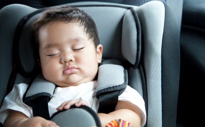 Hiện tượng nguy hiểm mà trẻ có thể gặp phải trong ngày nắng nóng đỉnh điểm soc nhiet o tre2 Hiện tượng nguy hiểm mà trẻ có thể gặp phải trong ngày nắng nóng đỉnh điểm